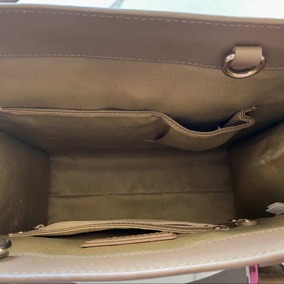 Danier Leather Shoulder Bag - Picture 8 of 8